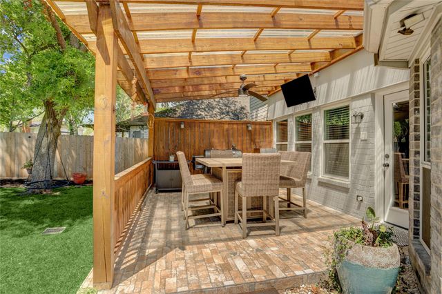 14314 Fair Knoll Way, Houston, TX 77062