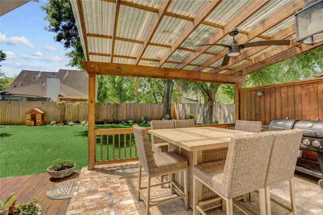 14314 Fair Knoll Way, Houston, TX 77062