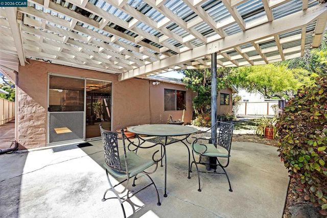 2324 Dolores Ct, Pinole, CA 94564