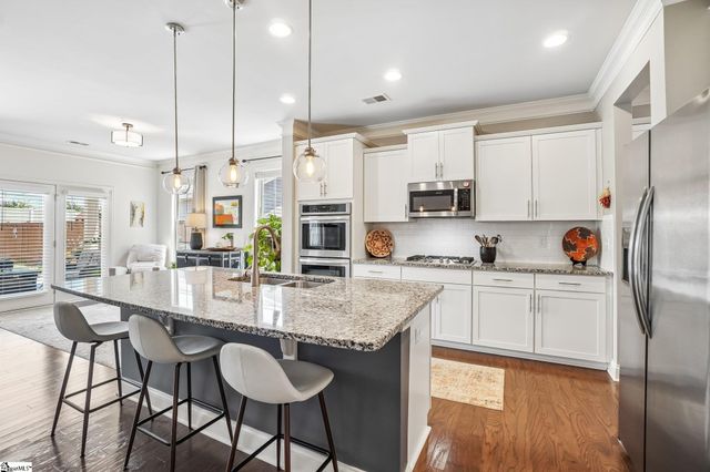 801 Deepwood Court, Boiling Springs, SC 29316