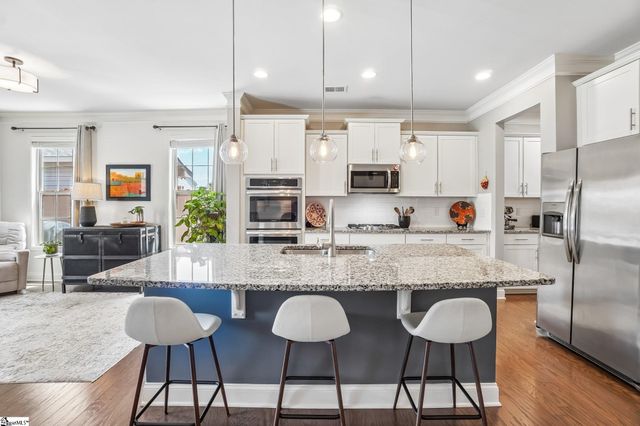 801 Deepwood Court, Boiling Springs, SC 29316