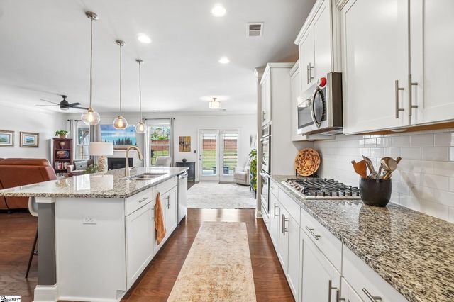 801 Deepwood Court, Boiling Springs, SC 29316