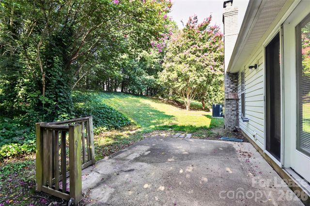 3411 Pondridge Court, Charlotte, NC 28269