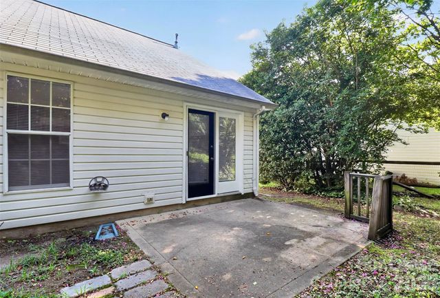 3411 Pondridge Court, Charlotte, NC 28269