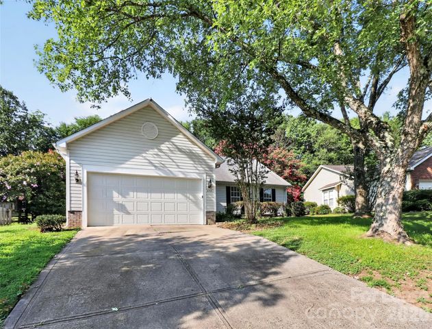 3411 Pondridge Court, Charlotte, NC 28269