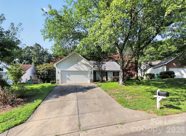 3411 Pondridge Court, Charlotte, NC 28269