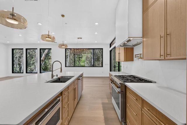 800 Acorn Way, Meadow Vista, CA 95722