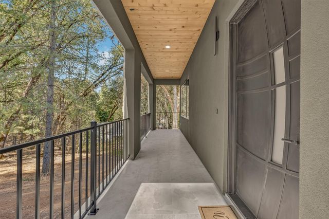 800 Acorn Way, Meadow Vista, CA 95722
