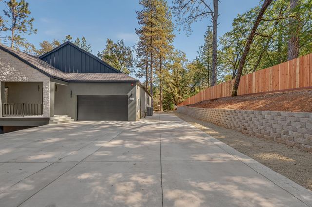 800 Acorn Way, Meadow Vista, CA 95722