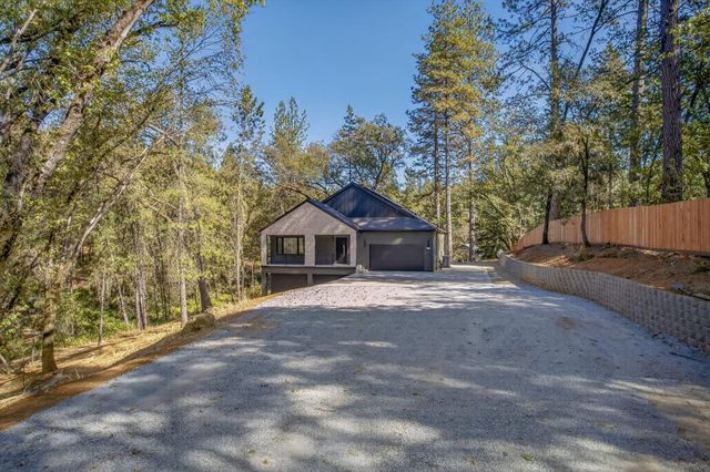800 Acorn Way, Meadow Vista, CA 95722