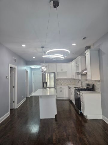 2231 S Austin Boulevard 1, Cicero, IL 60804