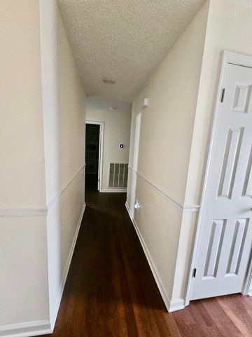 208 Greenwood Dr, Paris, TN 38242