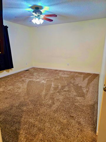 208 Greenwood Dr, Paris, TN 38242
