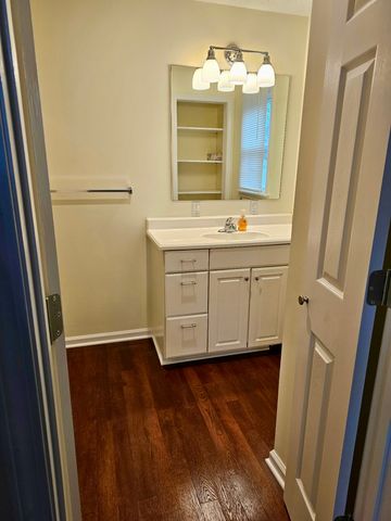 208 Greenwood Dr, Paris, TN 38242