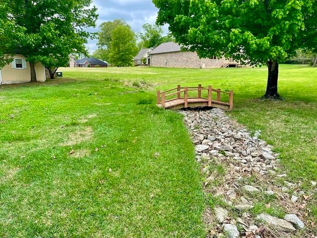 208 Greenwood Dr, Paris, TN 38242