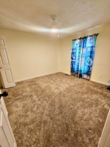 208 Greenwood Dr, Paris, TN 38242