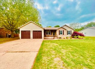 208 Greenwood Dr, Paris, TN 38242