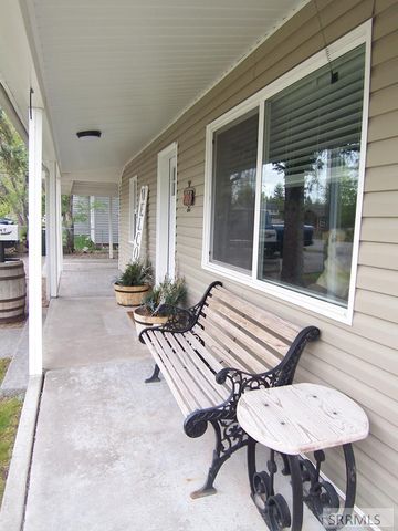 188 Rodgers Ave, Blackfoot, ID 83221