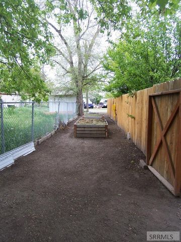 188 Rodgers Ave, Blackfoot, ID 83221