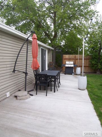 188 Rodgers Ave, Blackfoot, ID 83221