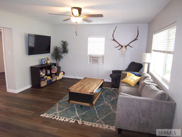 188 Rodgers Ave, Blackfoot, ID 83221