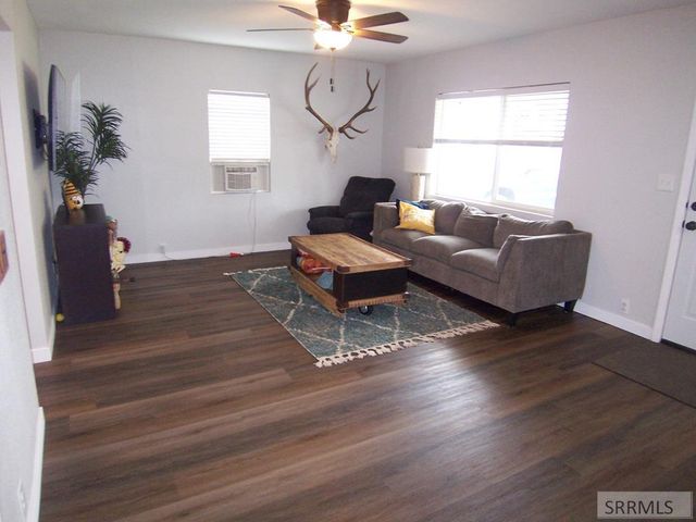 188 Rodgers Ave, Blackfoot, ID 83221