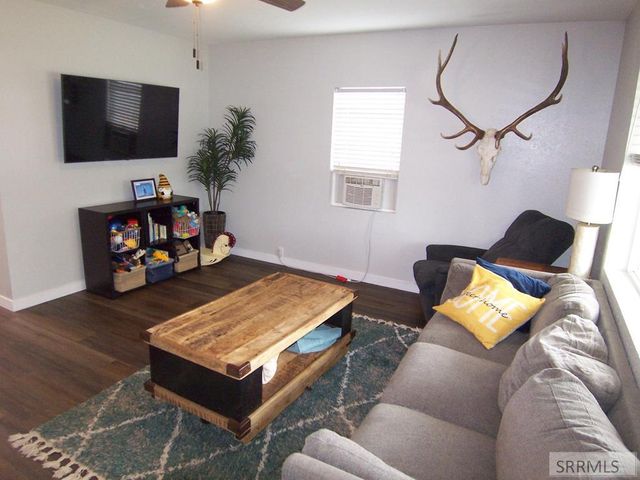 188 Rodgers Ave, Blackfoot, ID 83221