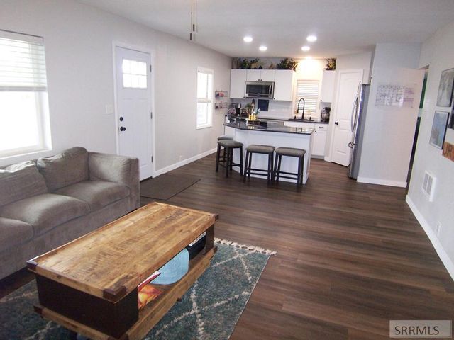 188 Rodgers Ave, Blackfoot, ID 83221