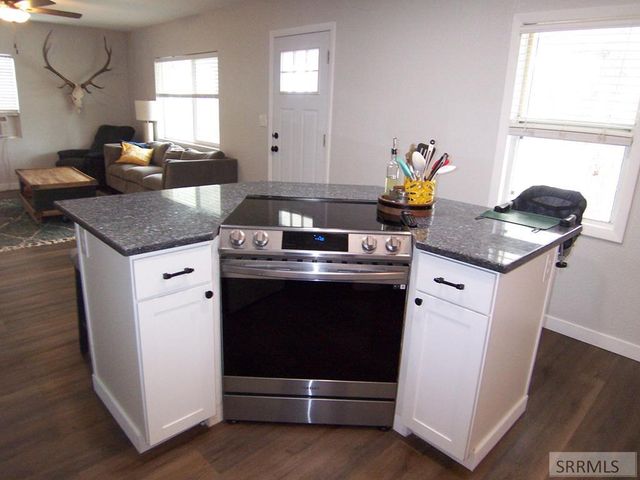 188 Rodgers Ave, Blackfoot, ID 83221