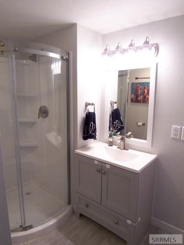 188 Rodgers Ave, Blackfoot, ID 83221