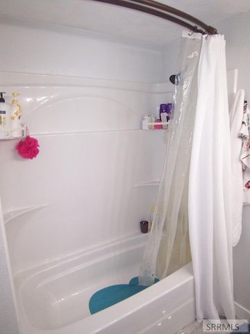 188 Rodgers Ave, Blackfoot, ID 83221