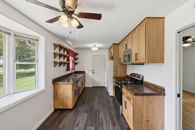 230 Riverwood Dr, Hendersonville, TN 37075