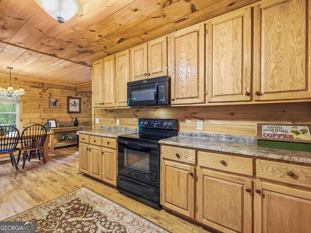 97 Eagles Nest Road, Sautee Nacoochee, GA 30571