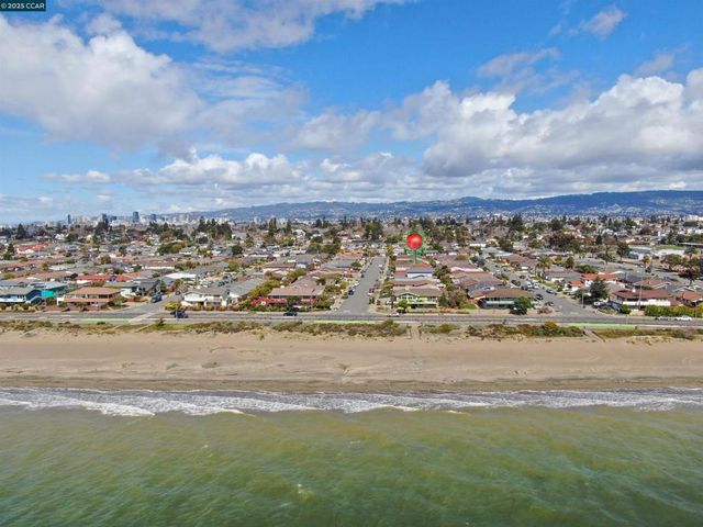404 Coral Reef Rd, Alameda, CA 94501
