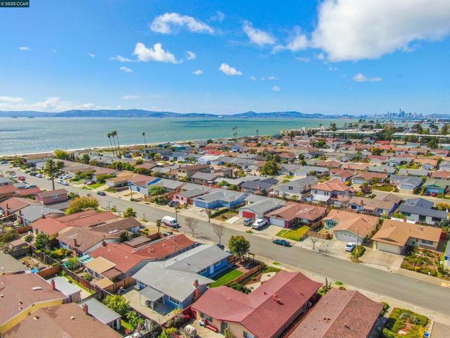 404 Coral Reef Rd, Alameda, CA 94501