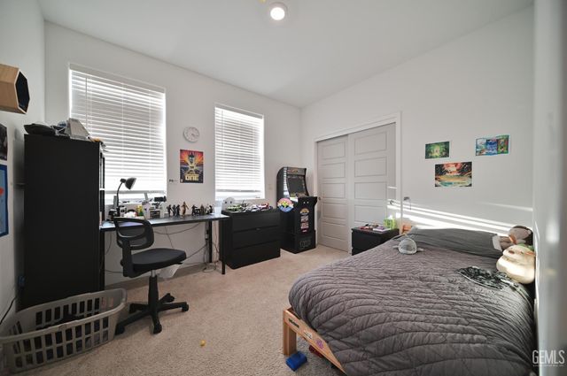 3420 Rustic Woods Lane, Shafter, CA 93263