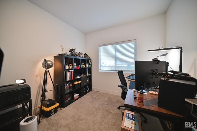 3420 Rustic Woods Lane, Shafter, CA 93263