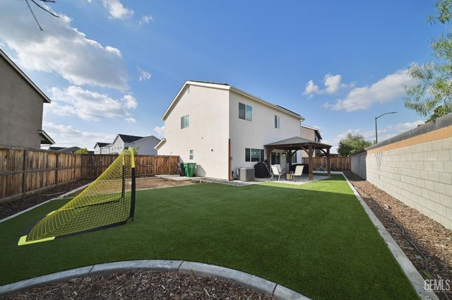 3420 Rustic Woods Lane, Shafter, CA 93263