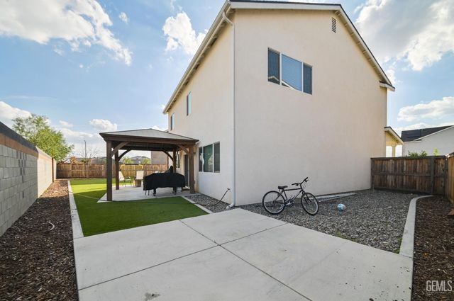 3420 Rustic Woods Lane, Shafter, CA 93263