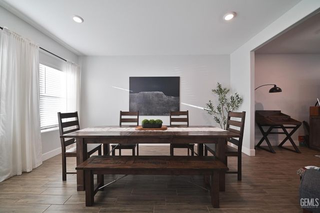 3420 Rustic Woods Lane, Shafter, CA 93263