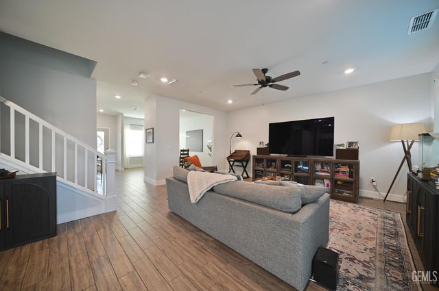 3420 Rustic Woods Lane, Shafter, CA 93263