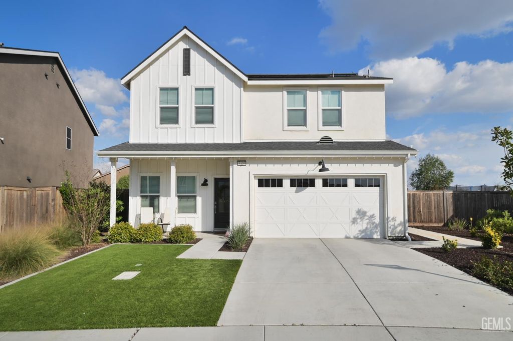 3420 Rustic Woods Lane, Shafter, CA 93263