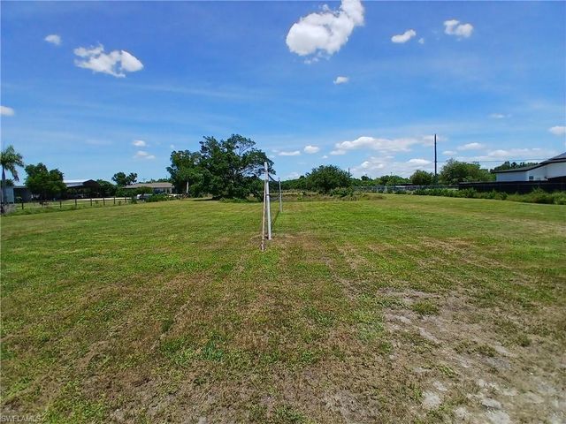 11300 Bridle LN, Cape Coral, FL 33991