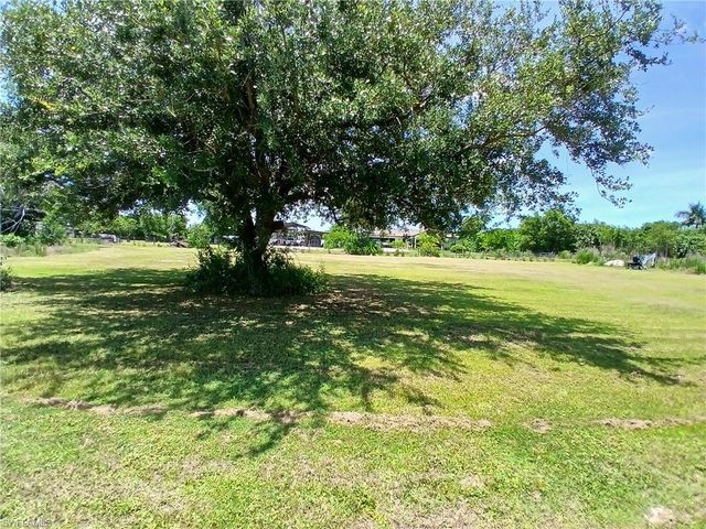 11300 Bridle LN, Cape Coral, FL 33991