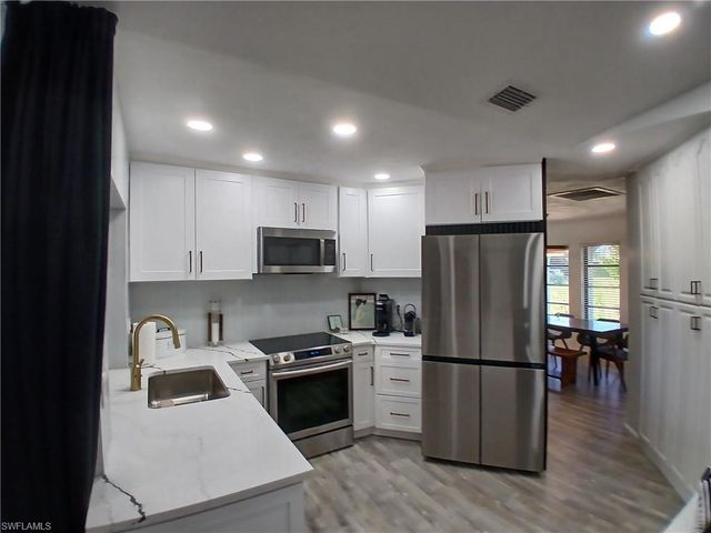 11300 Bridle LN, Cape Coral, FL 33991