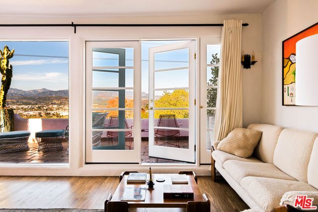 3700 Lowry Road, Los Angeles, CA 90027