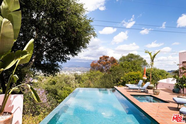 3700 Lowry Road, Los Angeles, CA 90027