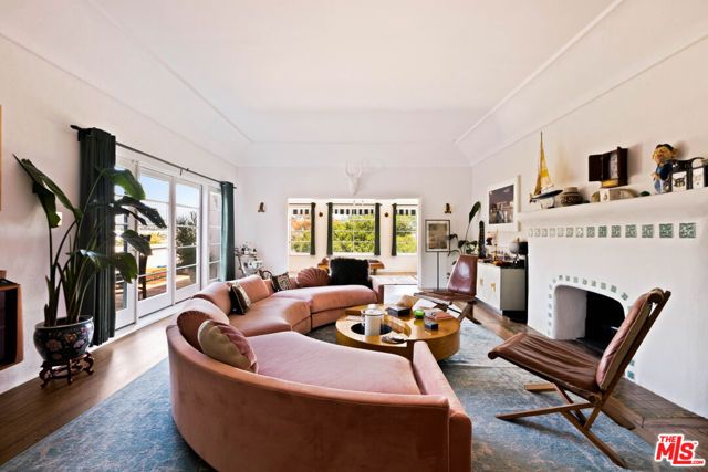 3700 Lowry Road, Los Angeles, CA 90027