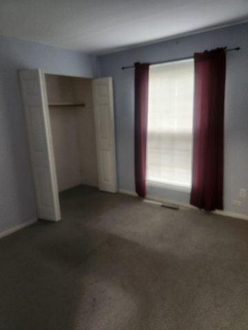 1066 Spring Garden Circle 66, Naperville, IL 60563