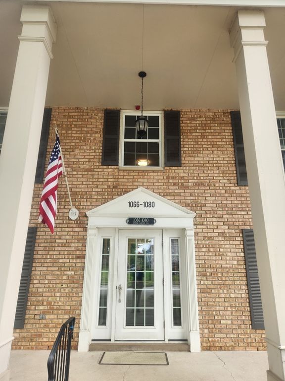 1066 Spring Garden Circle 66, Naperville, IL 60563